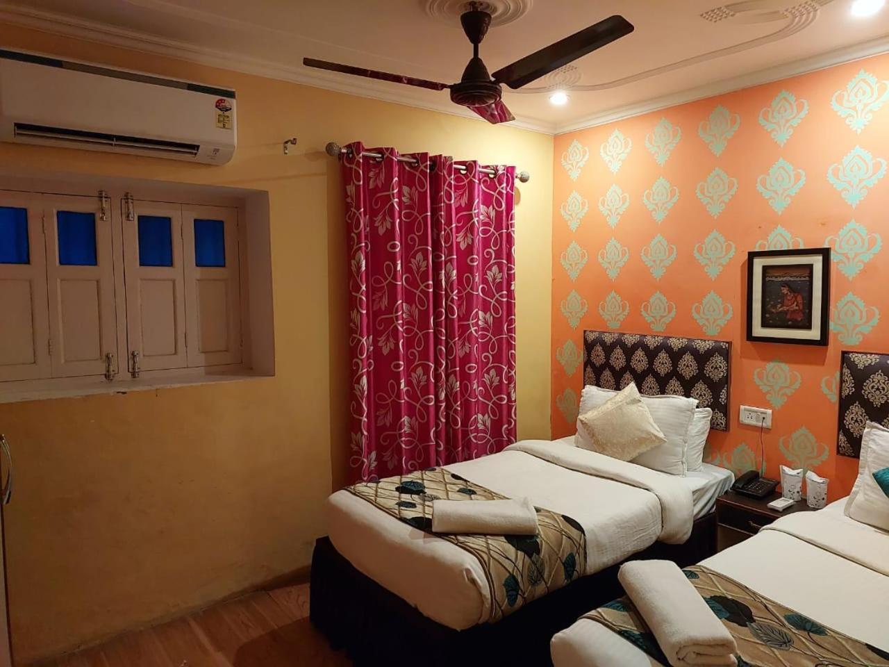 Tara Guest House Varanasi Bagian luar foto