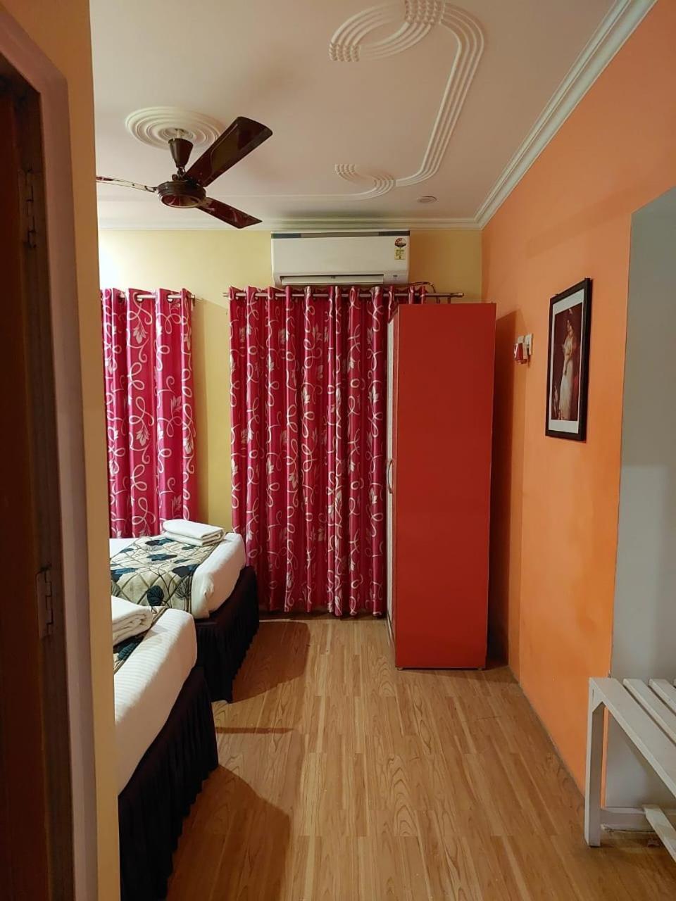 Tara Guest House Varanasi Bagian luar foto